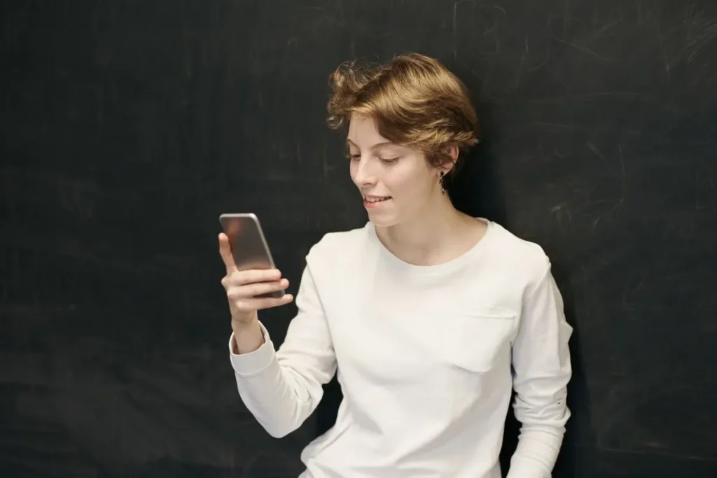 Applying for a small loan on a smartphone in Canada