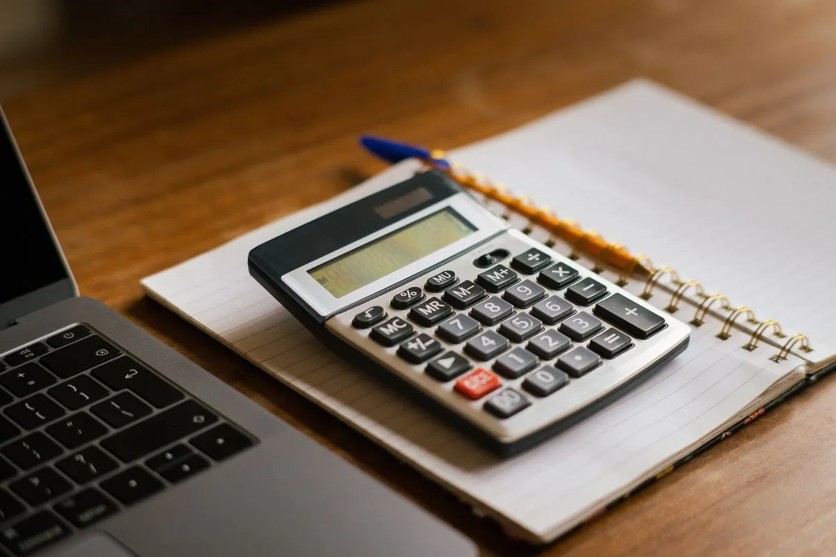 Budgeting the cost of small loans Vancouver with a calculator