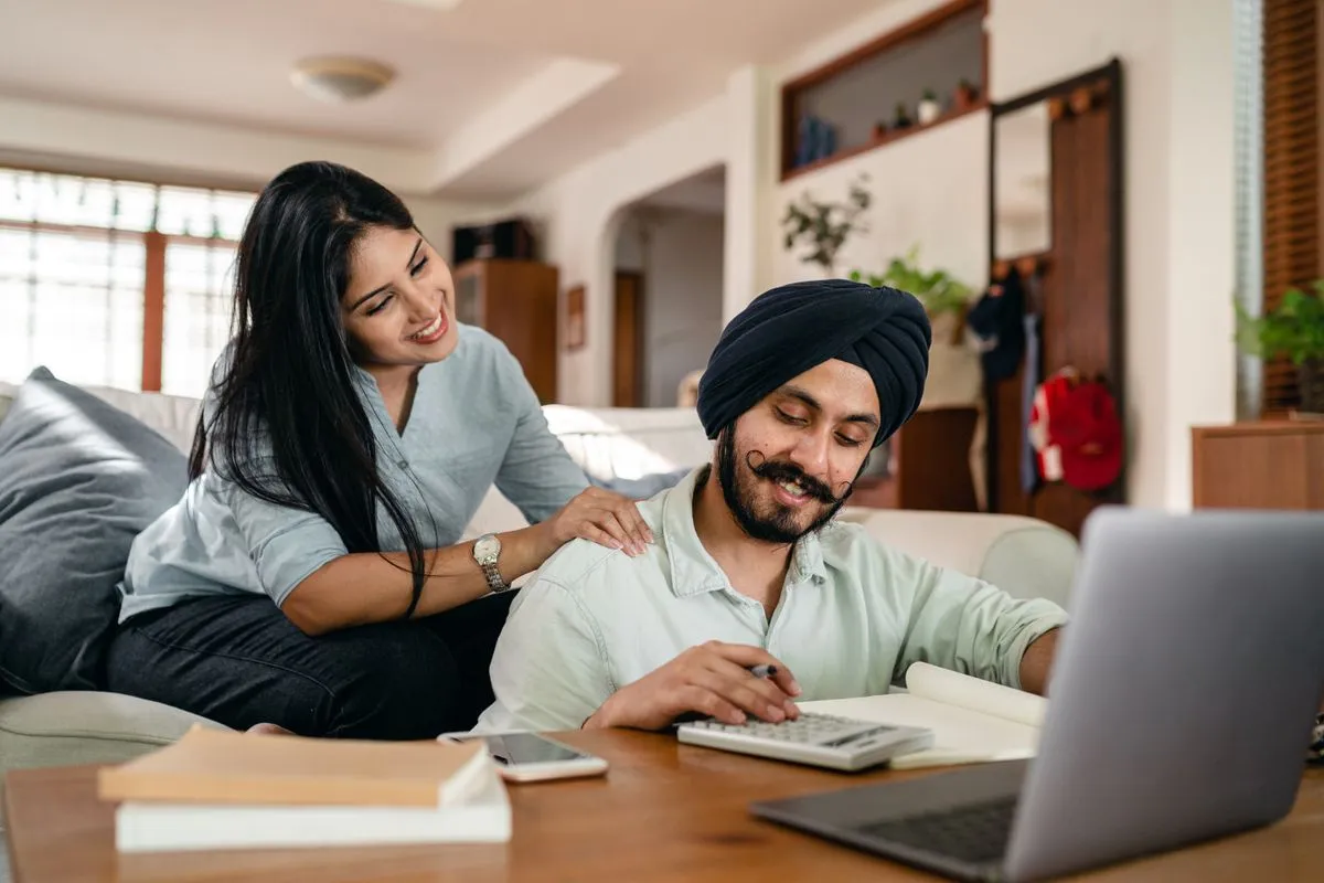 Reviewing small loan options online in Canada